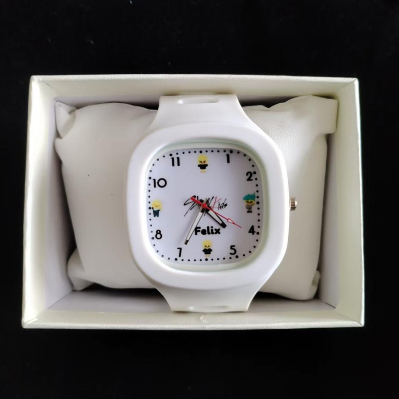 New Skzoo Stray Kids Anime Car - Jewelry Stores Watches avis et prix
