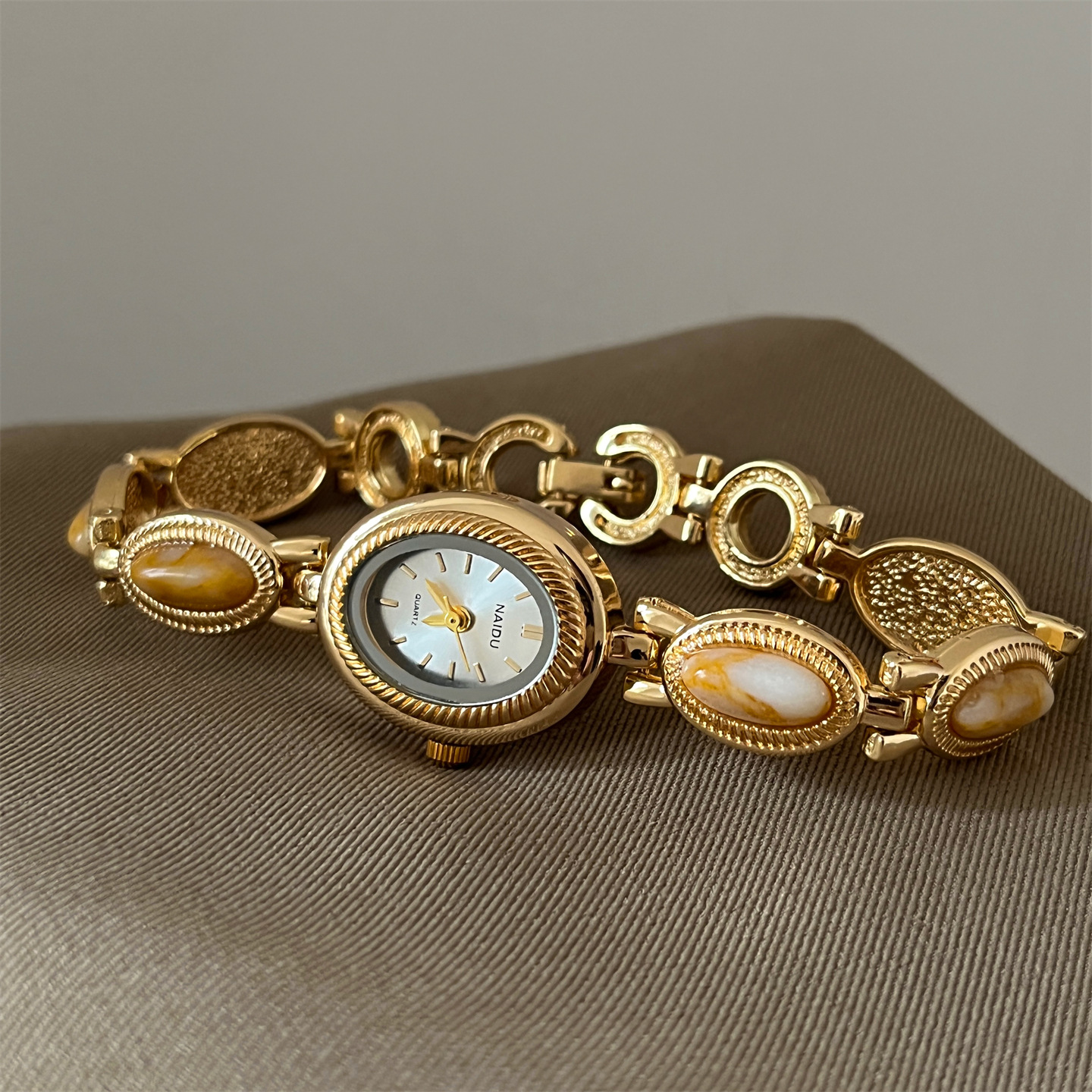 New Vintage Women's Watch with - Jewelry Watches Gold avis et prix