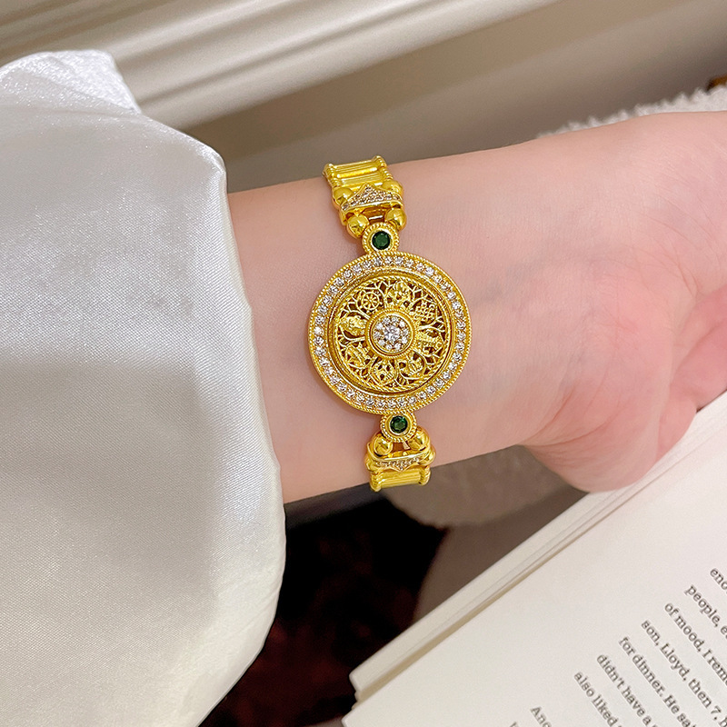 Classic Chinese style diamond  - Fine Jewelry Watches Women avis et prix
